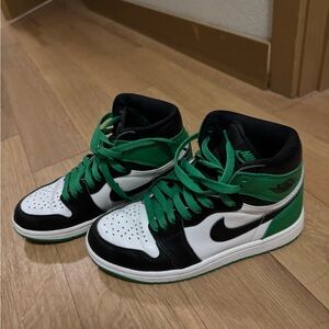 Jordan 1 Retro High OG Lucky Green